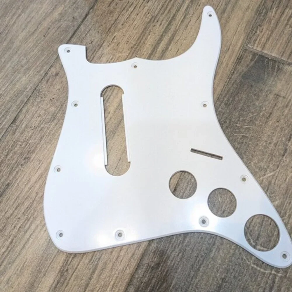 Harmonix Fender Stratocaster Rock Band Guitar white face plate pick guard 822151